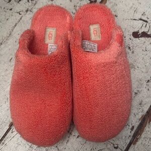 UGG platform slippers size 8